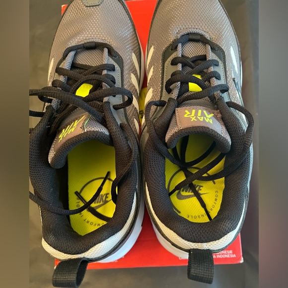 Nike Air Max AP Iron Gray Volt *NIB* - Picture 7 of 7